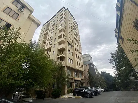 Satılır 3 otaqlı mənzil 150 m² — Bakı 3 otaq 150.00 m²