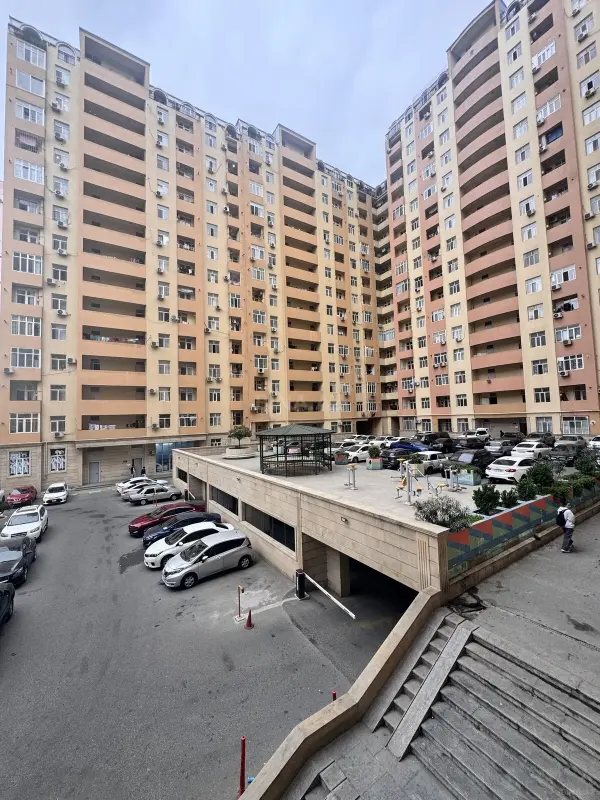 Satılır 1 otaqlı mənzil 68 m²