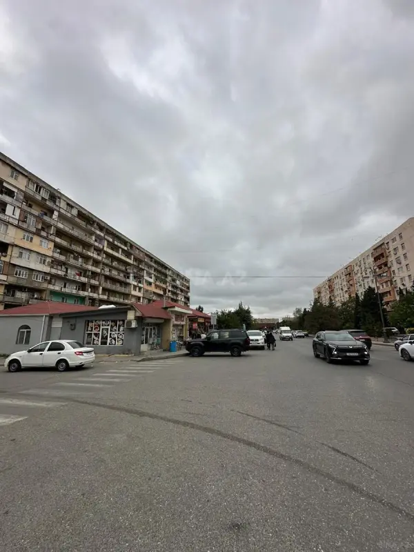 Satılır 4 otaqlı mənzil 110 m²