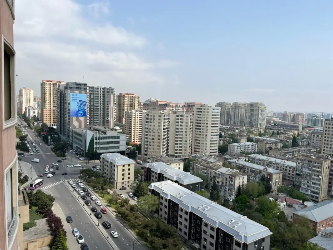Satılır 3 otaqlı mənzil 155 m²