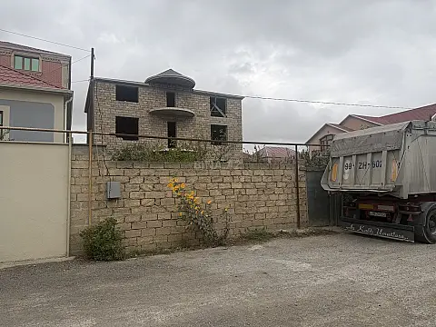 Satılır 5 otaqlı həyət evi 350 m² — Bakı 5 otaq 350.00 m²