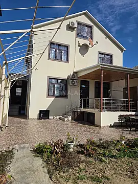Kirayə verilir 9 otaqlı həyət evi 200 m² — Bakı, Bakıxanov 9 otaq 200.00 m²