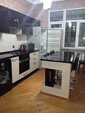 Kirayə verilir 2 otaqlı mənzil 95 m² — Bakı, Həzi Aslanov qəs. 2 otaq 95.00 m²
