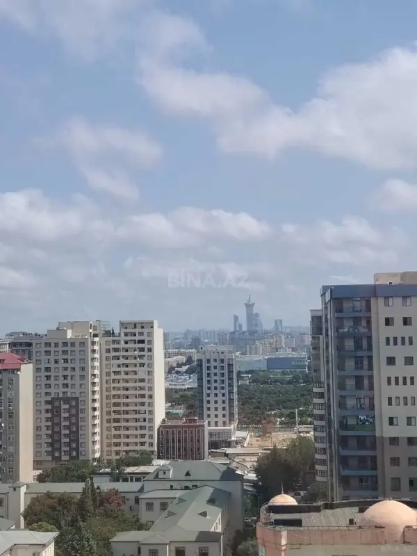 Satılır 4 otaqlı mənzil 168 m²