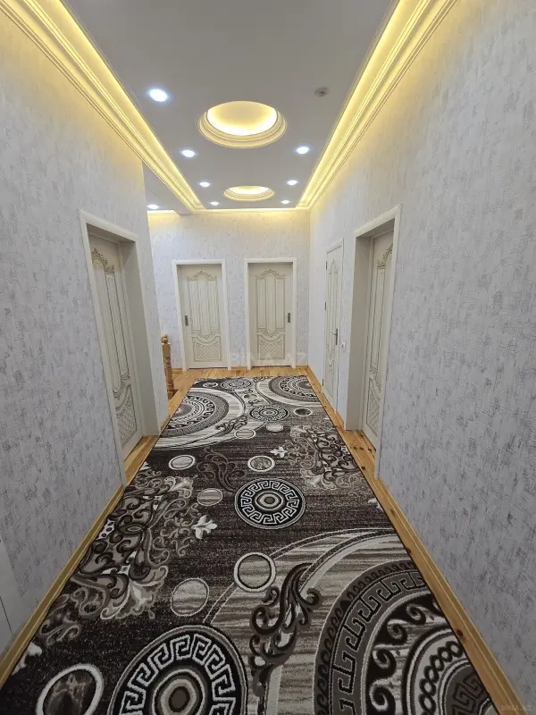 Satılır 5 otaqlı həyət evi 230 m²