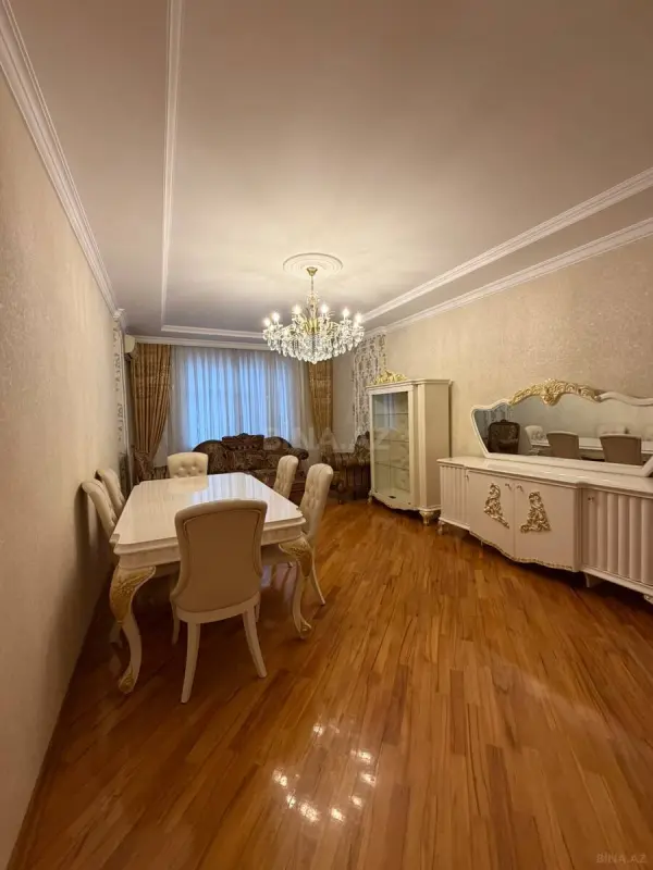 Satılır 3 otaqlı mənzil 125 m²