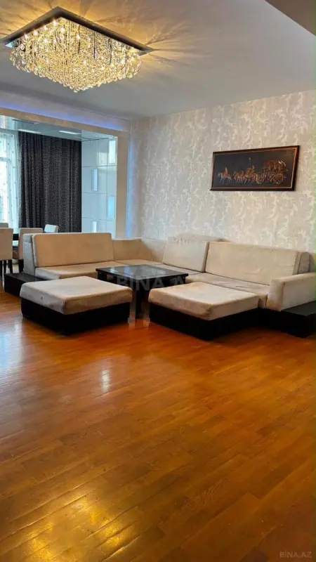 Kirayə verilir 4 otaqlı mənzil 180 m²