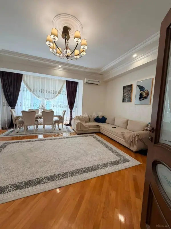 Satılır 3 otaqlı mənzil 149 m²