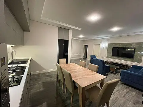 Kirayə verilir 3 otaqlı mənzil 130 m² — Bakı 3 otaq 130.00 m²