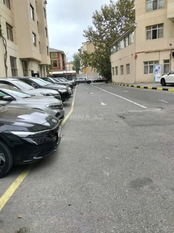 Satılır 3 otaqlı mənzil 134.5 m²
