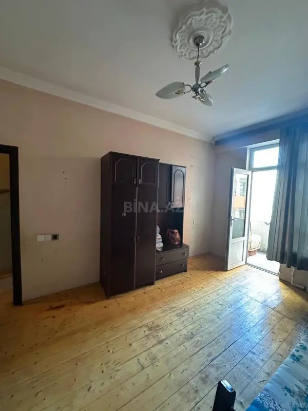 Satılır 1 otaqlı mənzil 58 m²