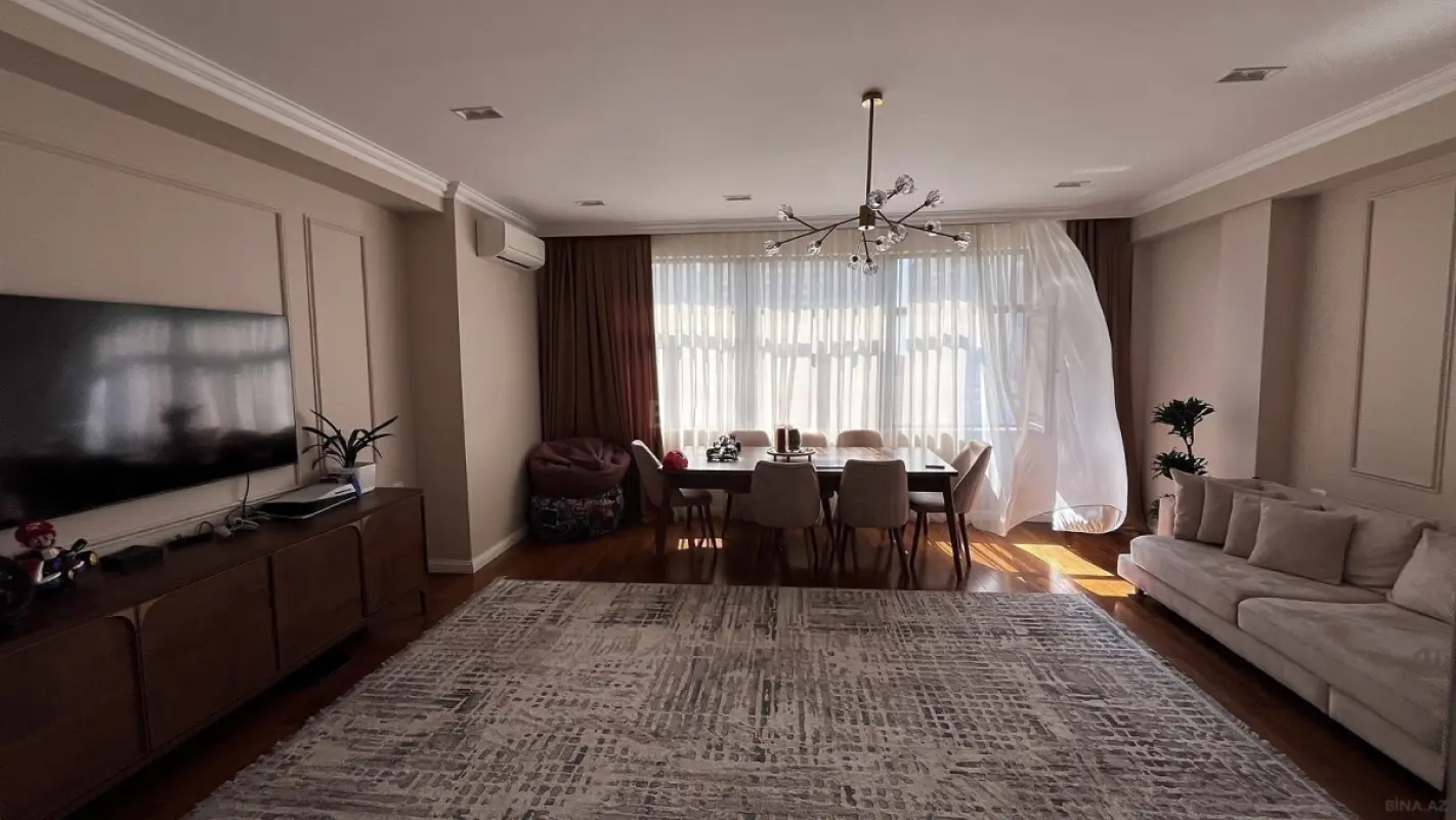 Kirayə verilir 3 otaqlı mənzil 140 m²