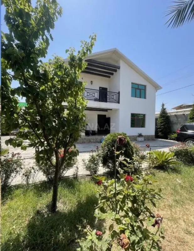 Satılır 4 otaqlı həyət evi 200 m²