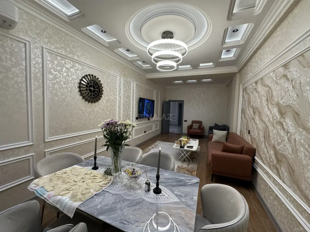 Satılır 4 otaqlı mənzil 140 m²