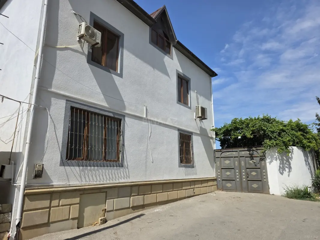 Kirayə verilir 6 otaqlı həyət evi 420 m²