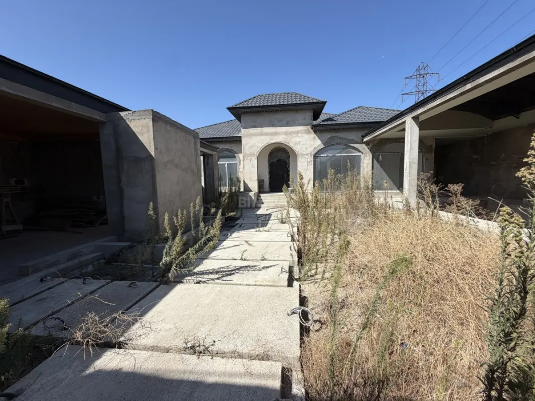 Satılır 3 otaqlı həyət evi 200 m²