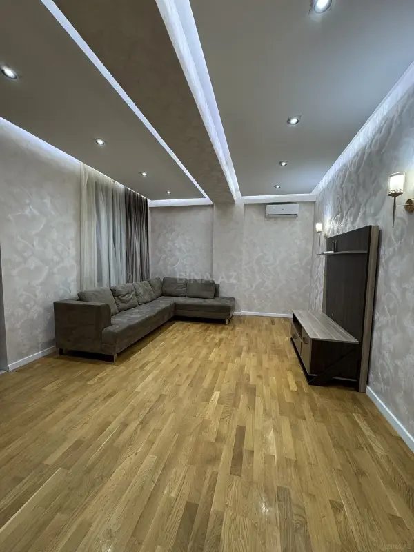 Satılır 3 otaqlı mənzil 127 m²