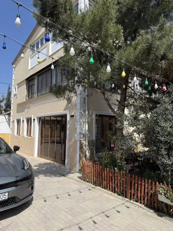 Satılır 7 otaqlı həyət evi 450 m²