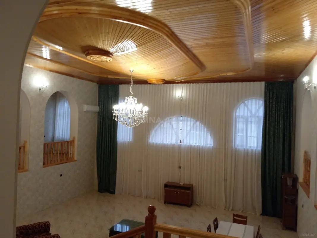 Satılır 4 otaqlı həyət evi 286 m²