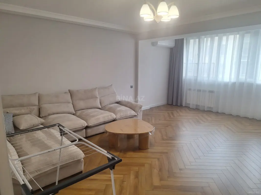 Kirayə verilir 2 otaqlı mənzil 70 m²