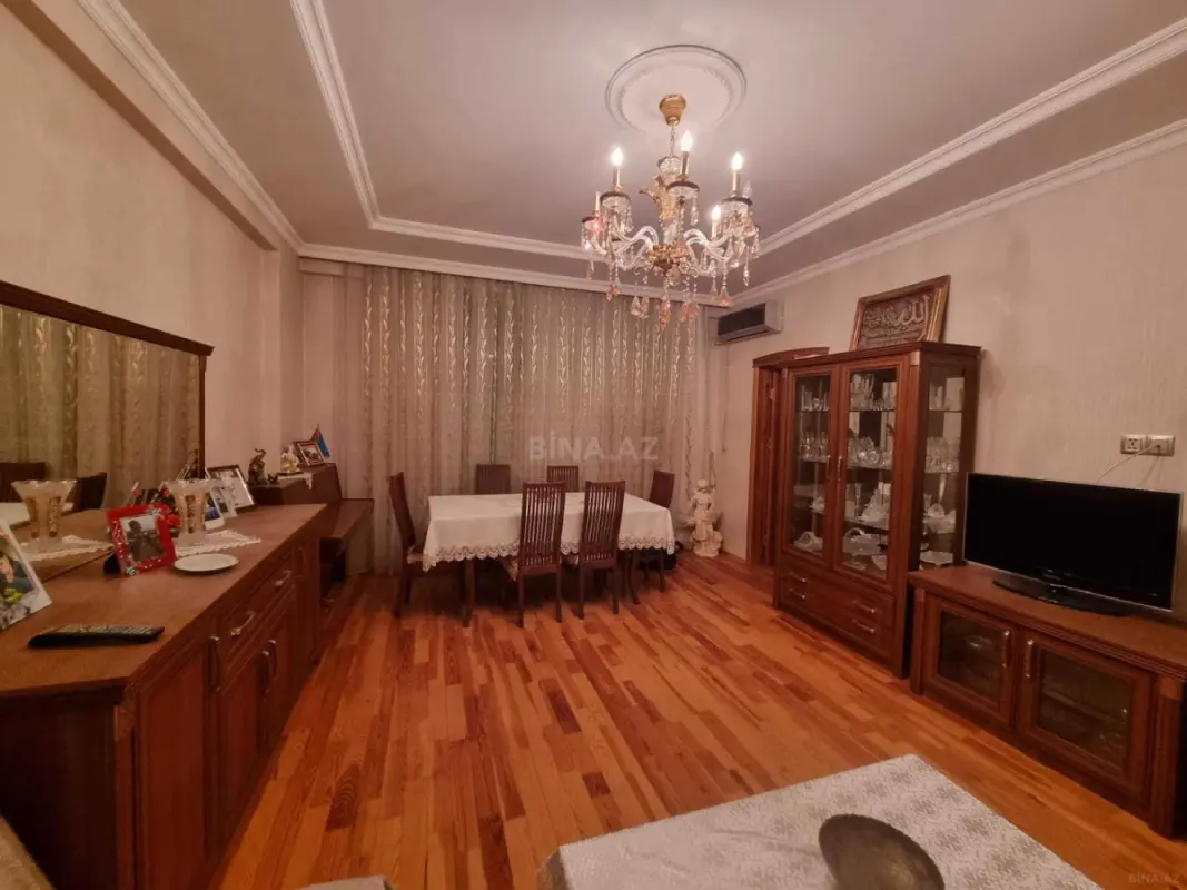 Kirayə verilir 2 otaqlı mənzil 83 m²