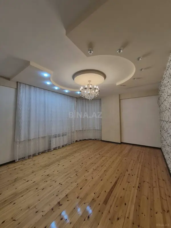Satılır 3 otaqlı mənzil 112 m²