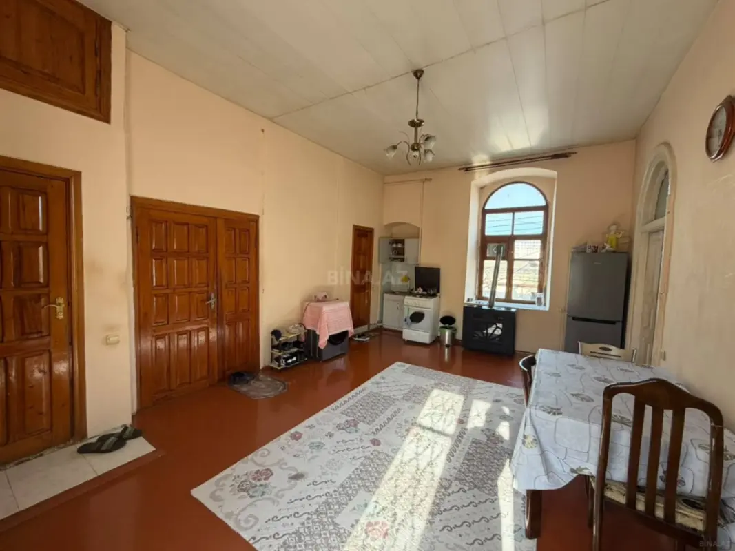 Kirayə verilir 2 otaqlı mənzil 70 m²