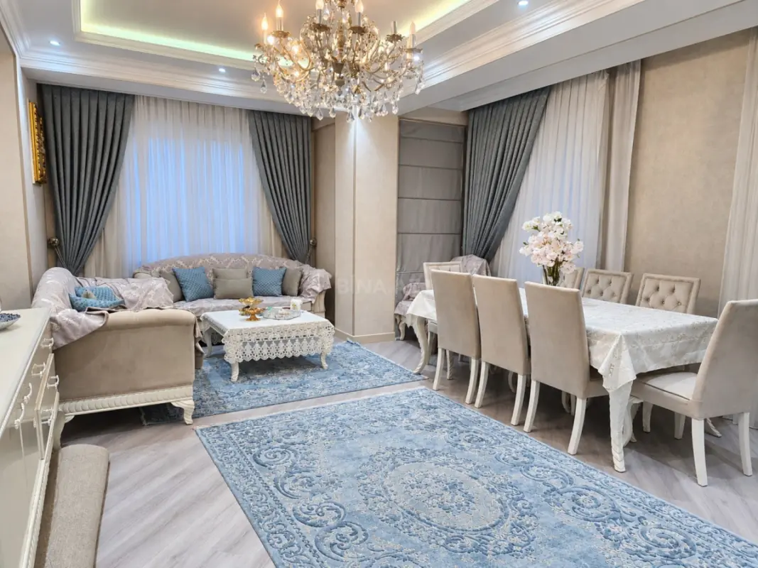 Kirayə verilir 4 otaqlı mənzil 180 m²