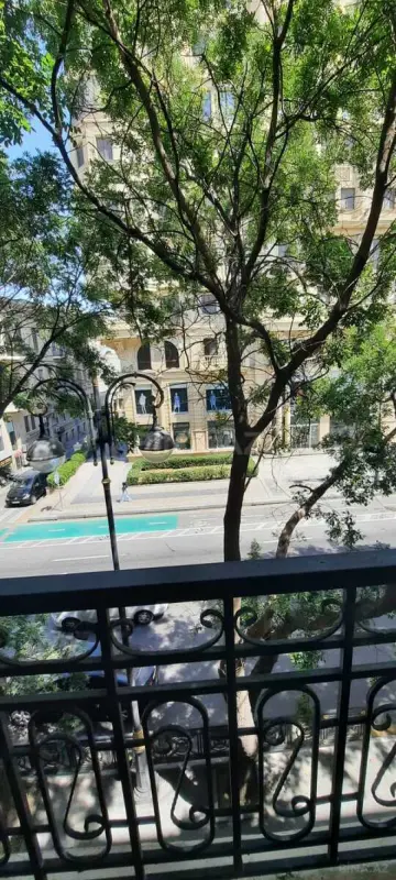 Kirayə verilir 4 otaqlı mənzil 100 m²
