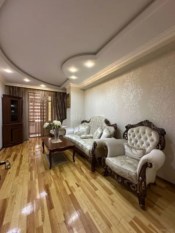 Satılır 2 otaqlı mənzil 88 m²