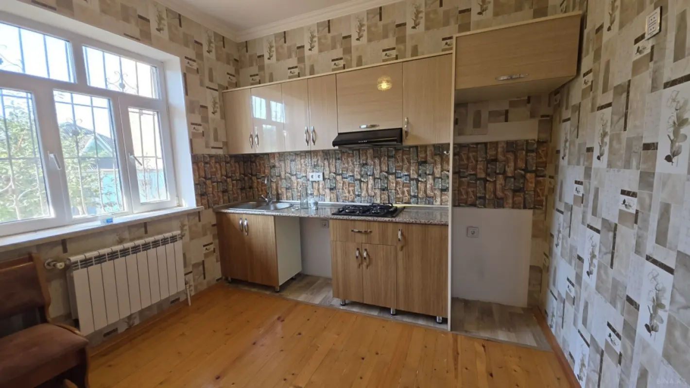 Satılır 4 otaqlı həyət evi 160 m²