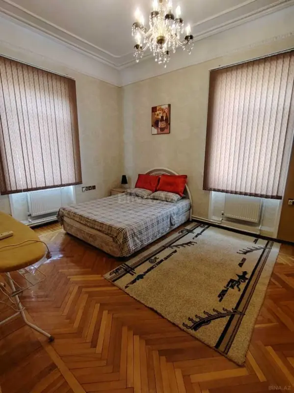 Kirayə verilir 2 otaqlı mənzil 90 m²