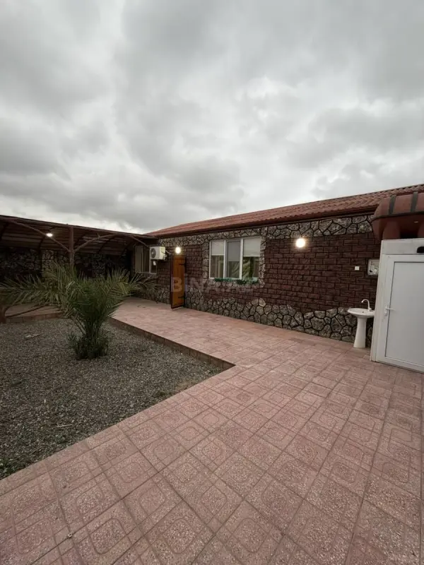 Satılır 4 otaqlı həyət evi 100 m²