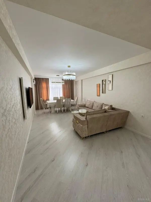 Satılır 3 otaqlı mənzil 123 m²