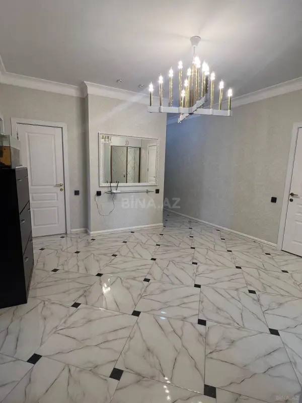 Satılır 3 otaqlı mənzil 122 m²