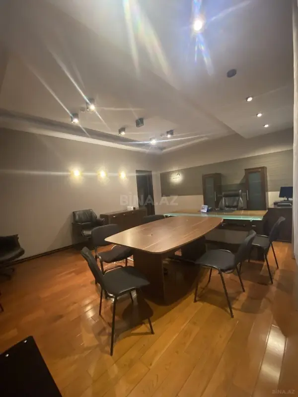 Kirayə verilir 6 otaqlı ofis 285 m²