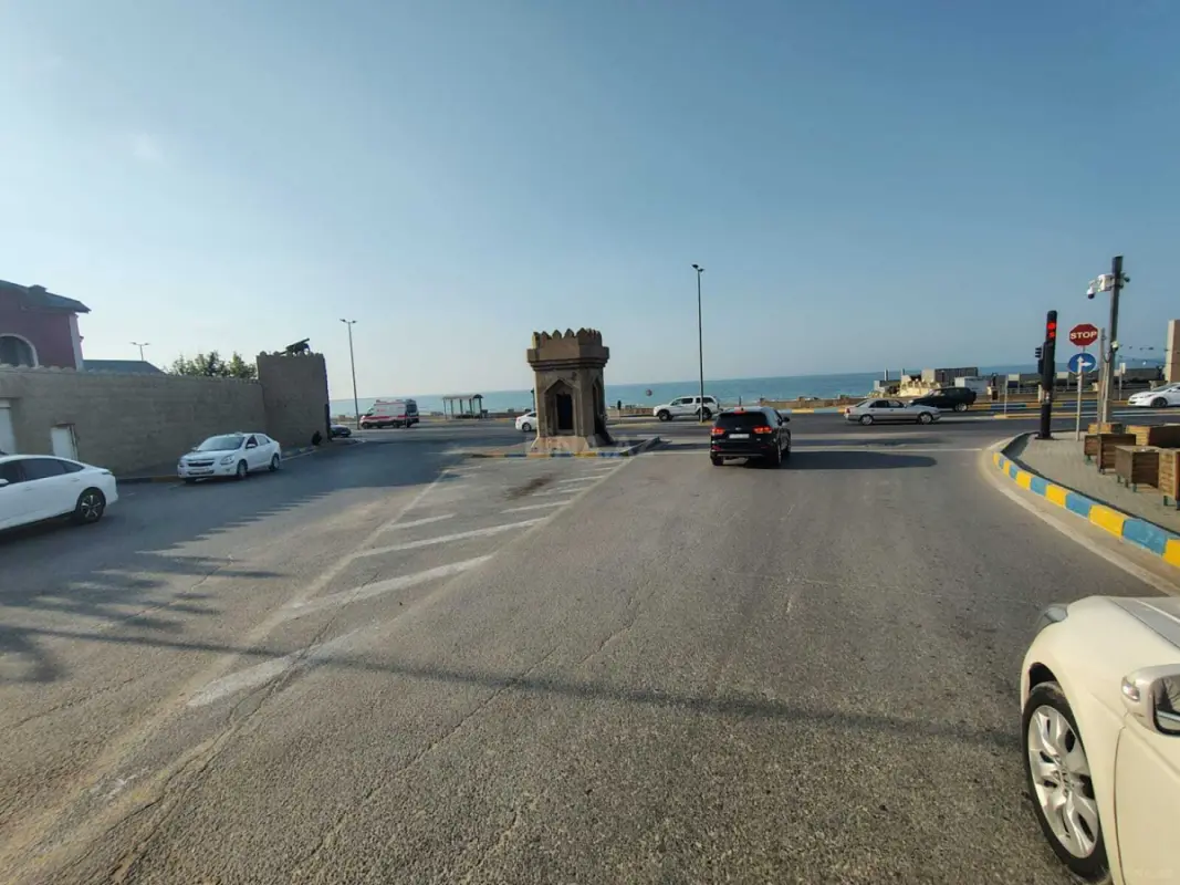 Satılır 7 otaqlı həyət evi 300 m²