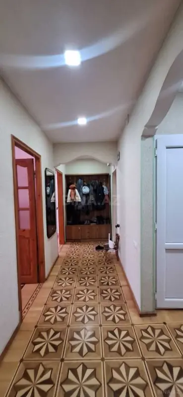 Satılır 4 otaqlı mənzil 100 m²