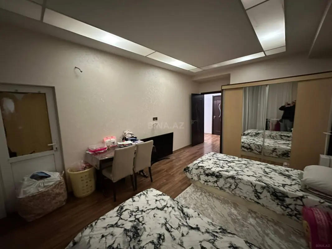 Satılır 3 otaqlı mənzil 107 m²