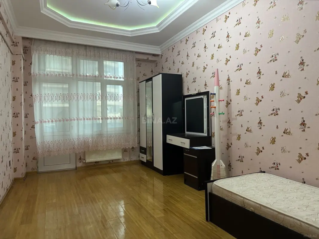 Kirayə verilir 3 otaqlı mənzil 120 m²