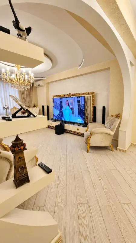 Satılır 3 otaqlı mənzil 113 m²