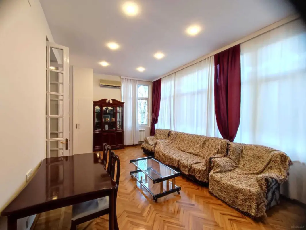 Satılır 4 otaqlı mənzil 100 m²