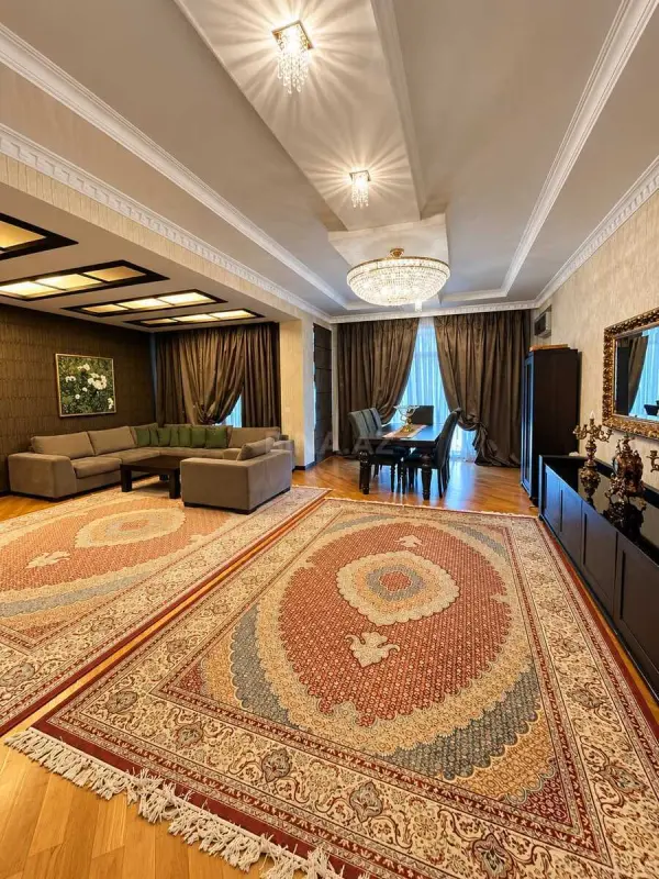 Satılır 3 otaqlı mənzil 160 m²