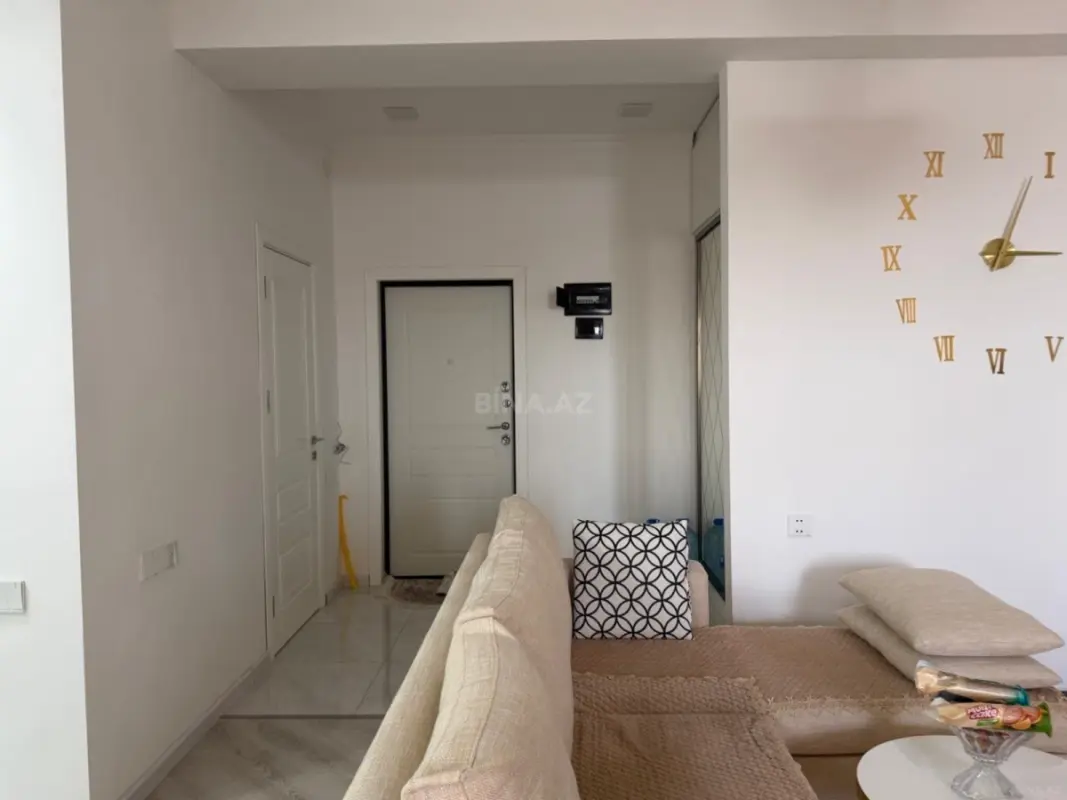 Satılır 2 otaqlı mənzil 67 m²