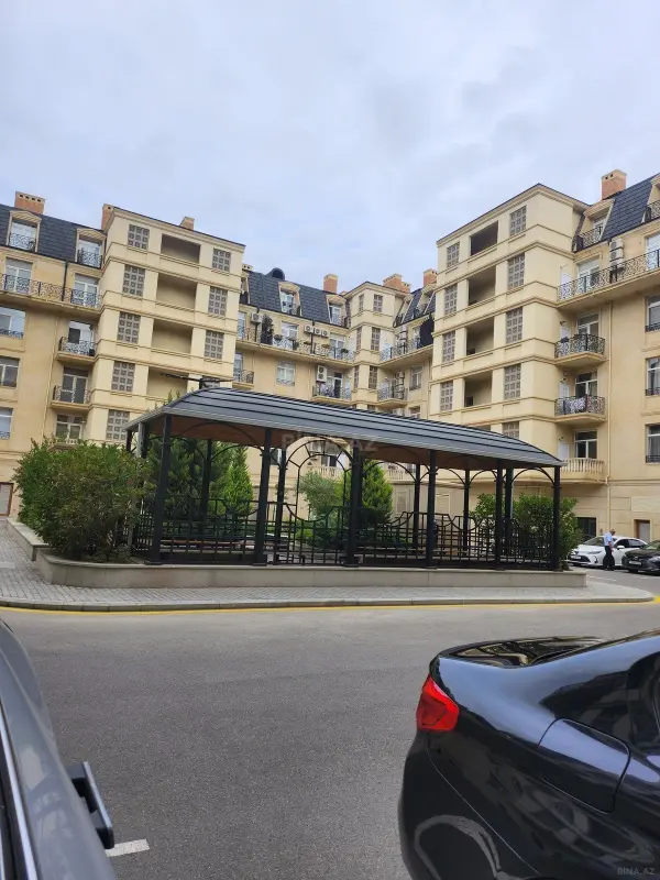 Kirayə verilir 2 otaqlı mənzil 100 m²