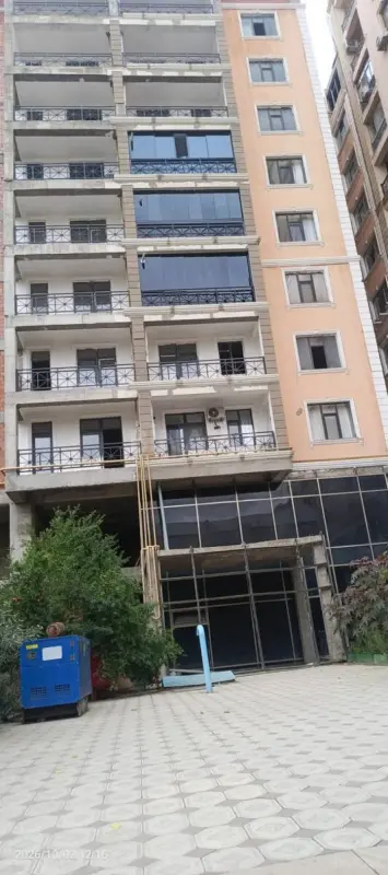 Satılır 3 otaqlı mənzil 152 m²