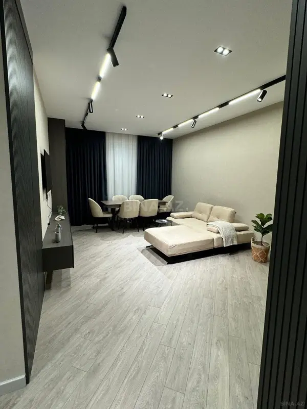 Satılır 2 otaqlı mənzil 65 m²