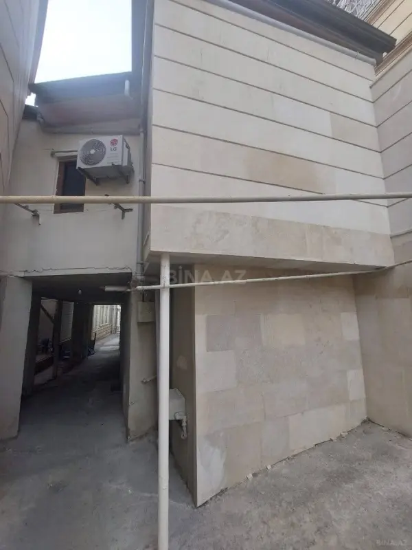Satılır 4 otaqlı həyət evi 200 m²