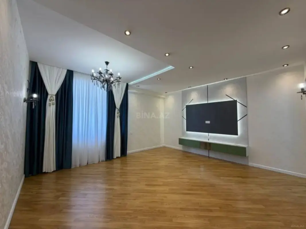 Satılır 3 otaqlı mənzil 105 m²
