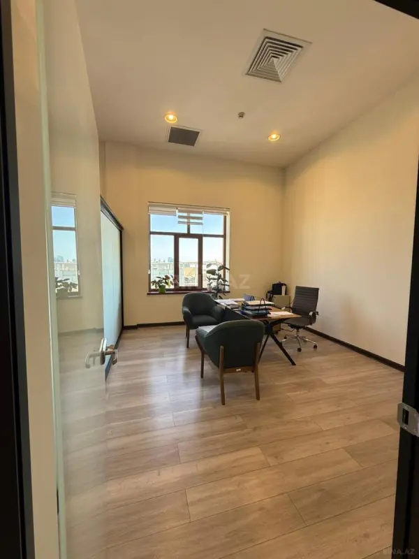 Kirayə verilir 3 otaqlı ofis 80 m²